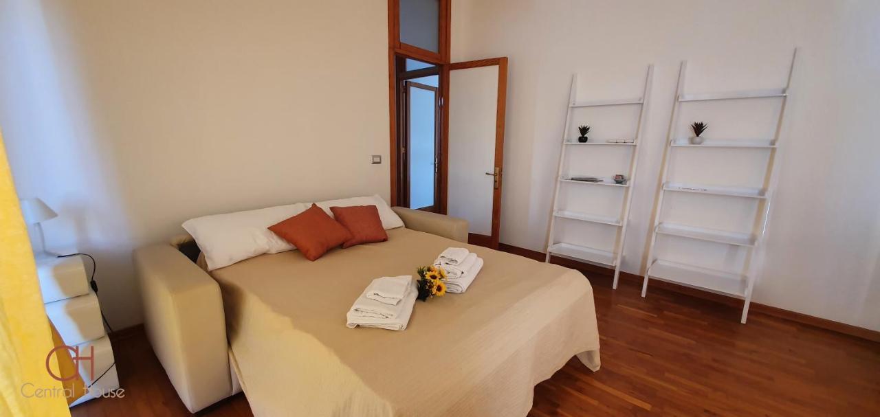 Central House Lecce Esterno foto
