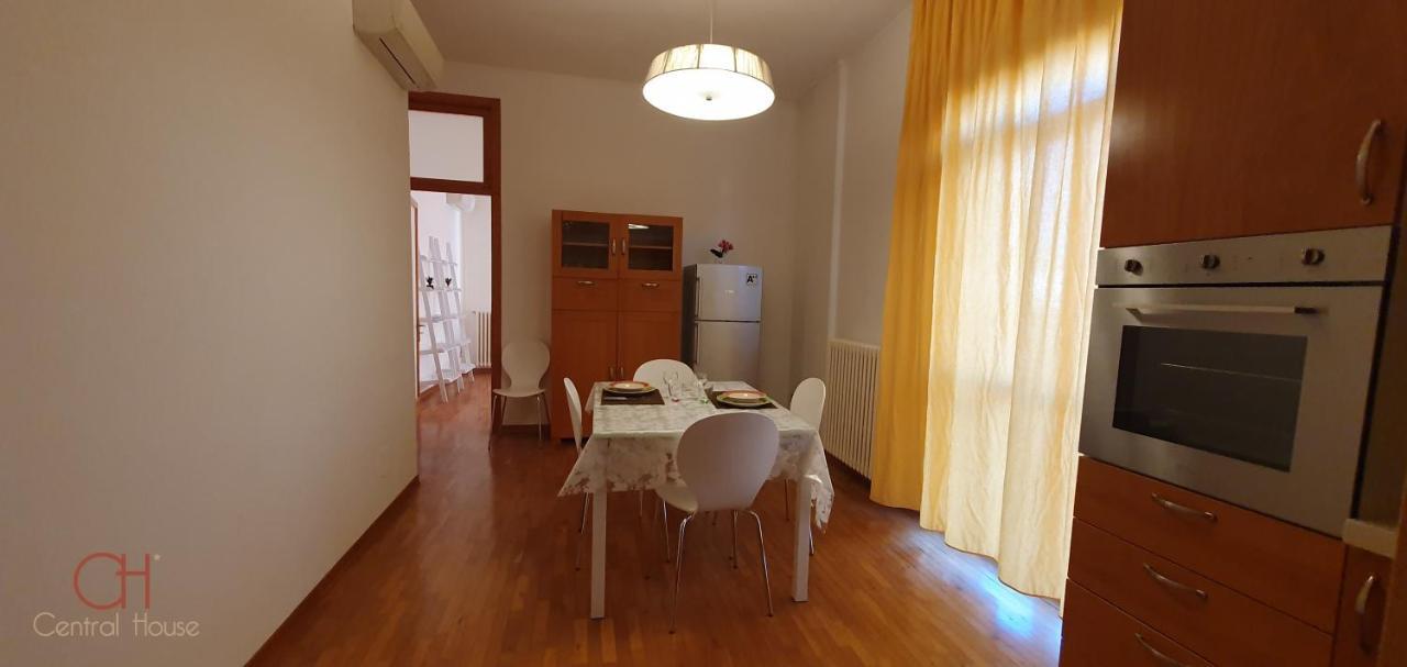 Central House Lecce Esterno foto