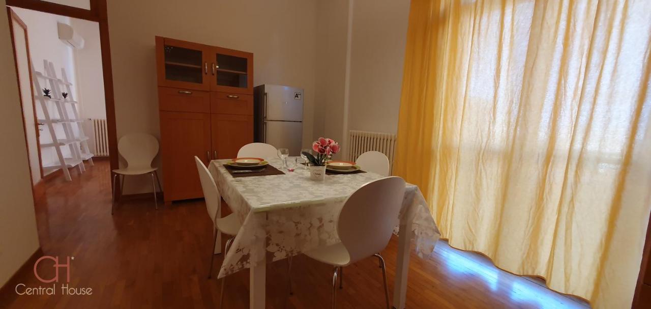 Central House Lecce Esterno foto